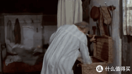 有了它,我们就不用塞进衣柜,穿时翻个乱七八糟;更不像之前摊在床上搭