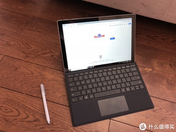 新surface pro 和 apple 苹果 mac book 13寸 笔记本电脑