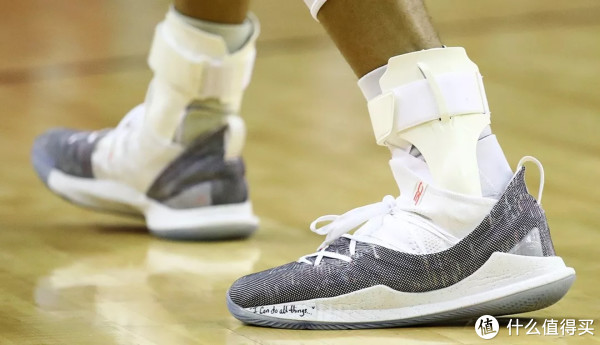 库里5测评:打完球最好去看医生!