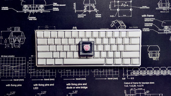 铝系艺术的狂潮—IQUNIX F60双模机械键盘+ZOMO猫爪键帽测评体验