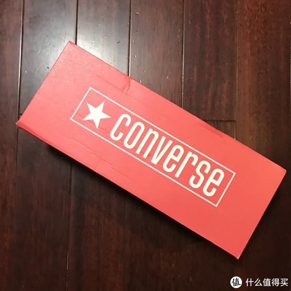 的黑色,中亚买的,比起淘宝要便宜一点,购买链接如下: converse 匡威