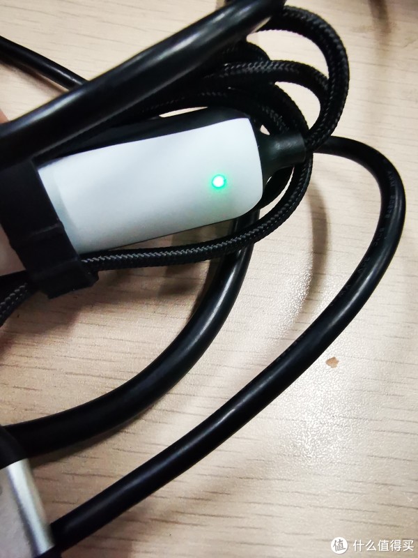 小怪兽充电线--iwalk三合一充电线测评