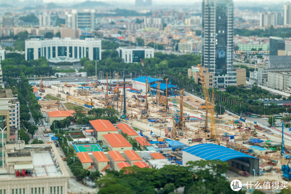 番禺广场的地铁大工地~也不知道啥时候才能重新成为"广场"