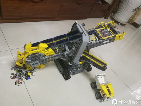 lego 42055 斗轮挖掘机外观展示(颗粒|齿轮|履带|底盘|机身)