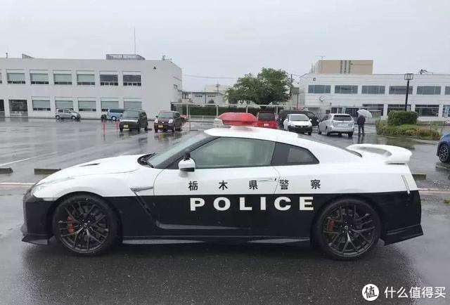 多美卡红白盒105号枥木县gtr35警车