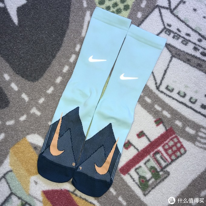 运动户外 运动鞋袜 运动袜 nike/耐克运动袜 文章详情   这两个钩子是