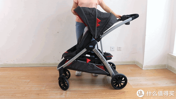 双人推车让我带二娃出街更惬意