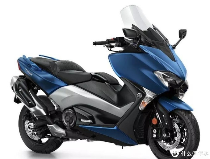 11万元的踏板摩托车值得买光阳ak550开箱入户
