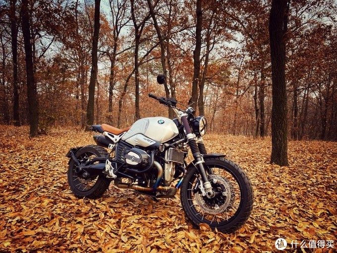 摩托车 篇一:宝马拿铁scrambler ,本田cb1100rs提车,改装心得分享