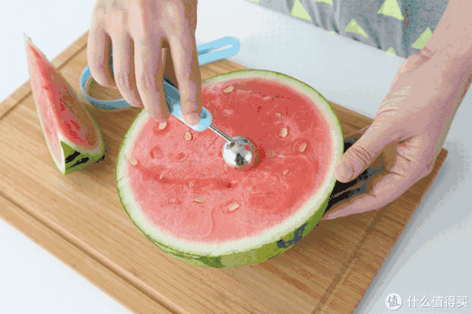 夏日的味道你知道吗篇一夏天来了吃西瓜的路还远吗