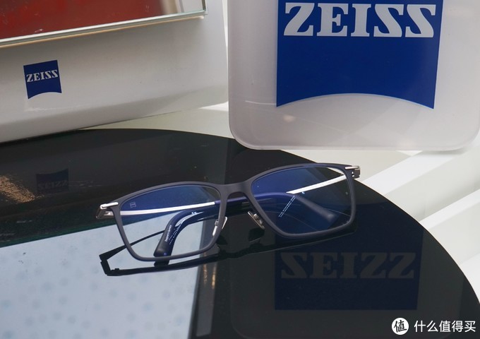 数字时代的小蓝标:蔡司 zeiss 智锐 动态光学镜片眼镜是何体验