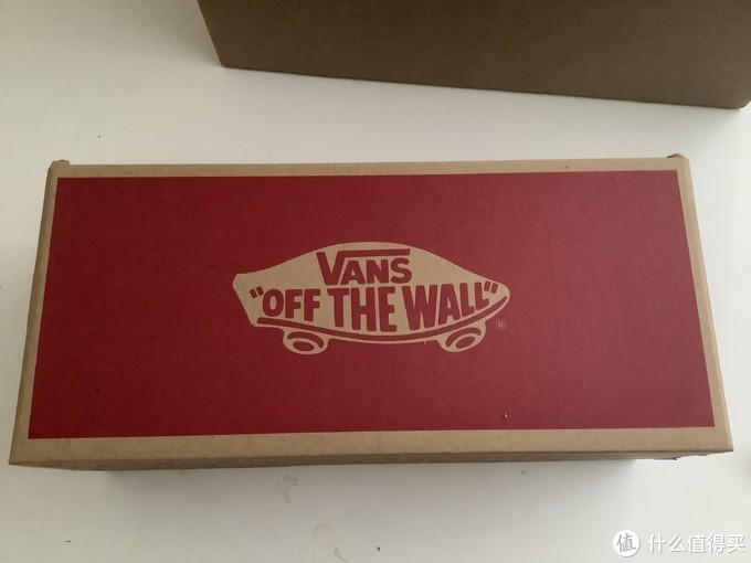 vans鞋盒侧边的标签都印有直观的商品图样.  .