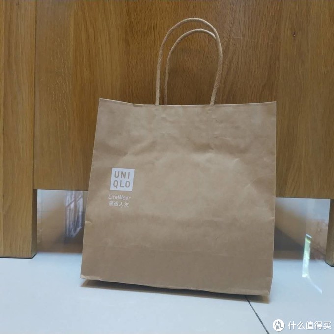 外观展示 照例先来一张茶几旁边的包装袋摆拍