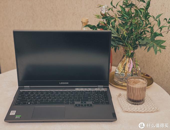 联想拯救者y7000p娱乐办公一手抓