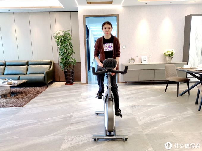 体美身健魅力无限华为智选mobifitness动感单车对标私人教练