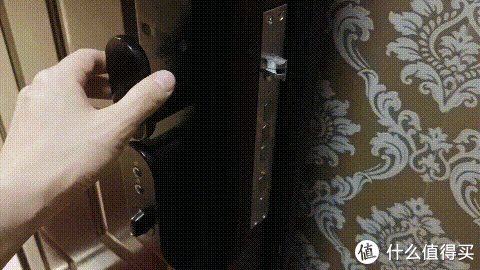 家装></p></a>五金电工>家用五金>锁具>文章详情>通过机械按钮进行开门锁门