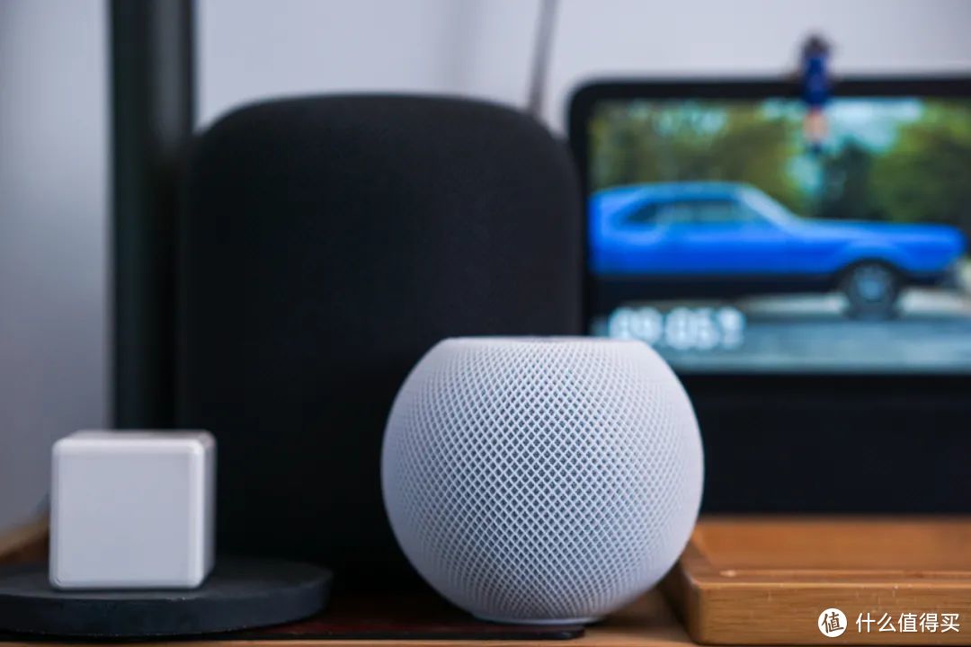 在homepod mini 的定位上,苹果赋予它更多的连接功能,更好的与iphone