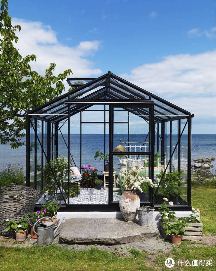 房-winter garden,用玻璃 金属框架搭建而成的空间,属于全透明非传统