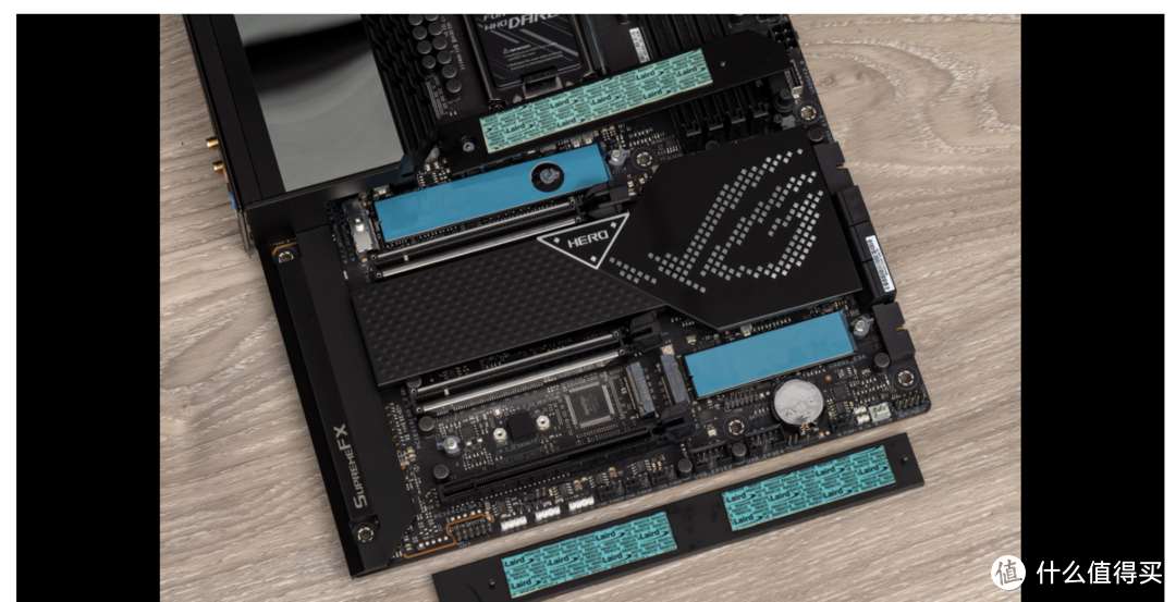 rogmaximusz690开箱拥有pcie50m2接口与显卡快拆设计的全能主板