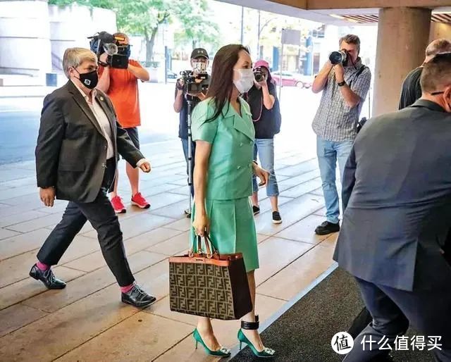 孟晚舟结束隔离回华为上班女boss原来这样穿