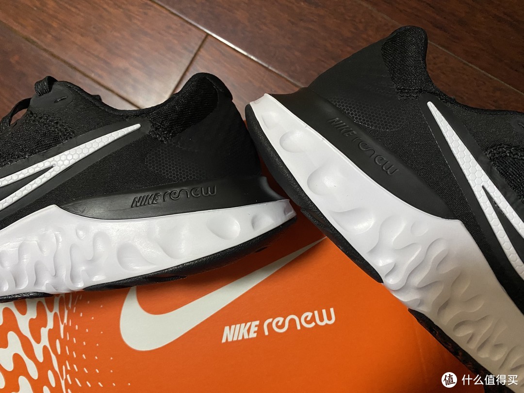 柔软舒适的nikerenewrun2跑步鞋