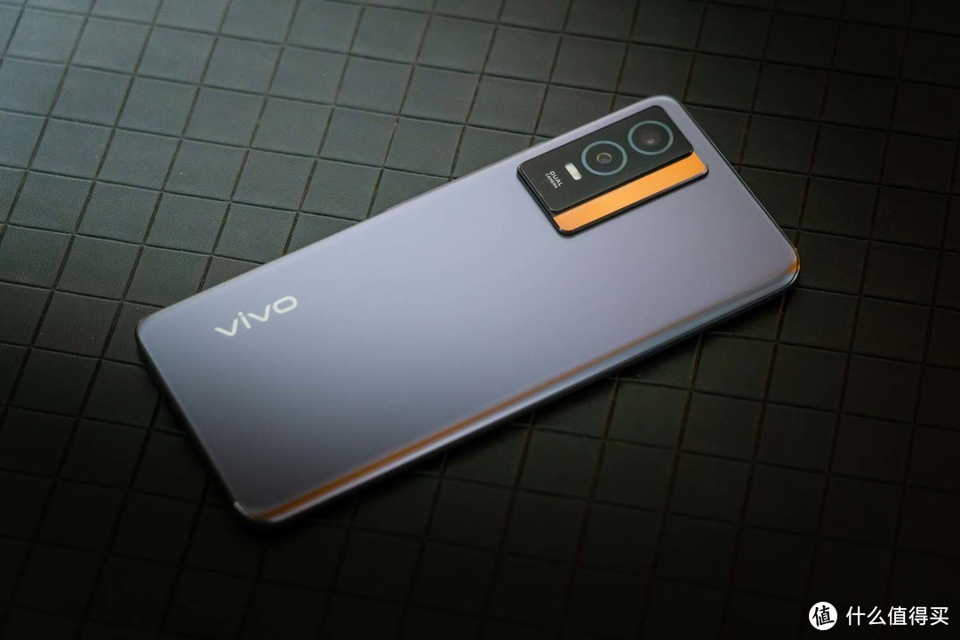 vivoy76s评测高性价比的千元5g手机年轻人值得入手