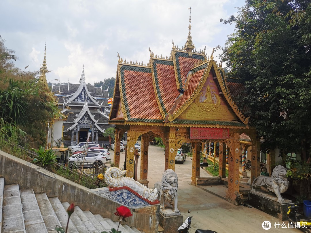 老曼峨总佛寺,是最古老的南传佛教寺庙之一,俗称"缅寺"