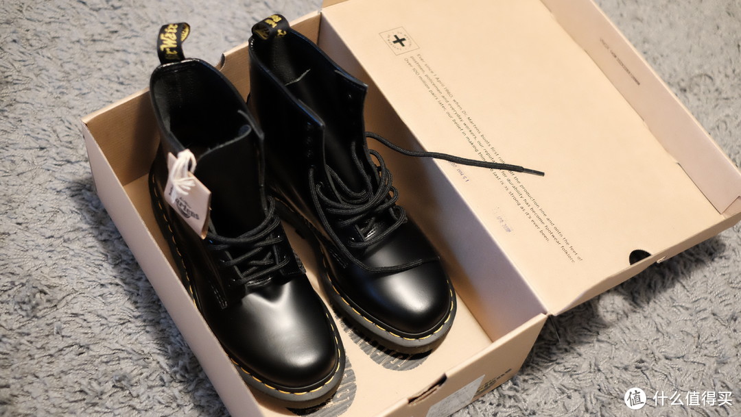 内心住着Cool Girl：Dr Martens 经典8孔1460马丁靴