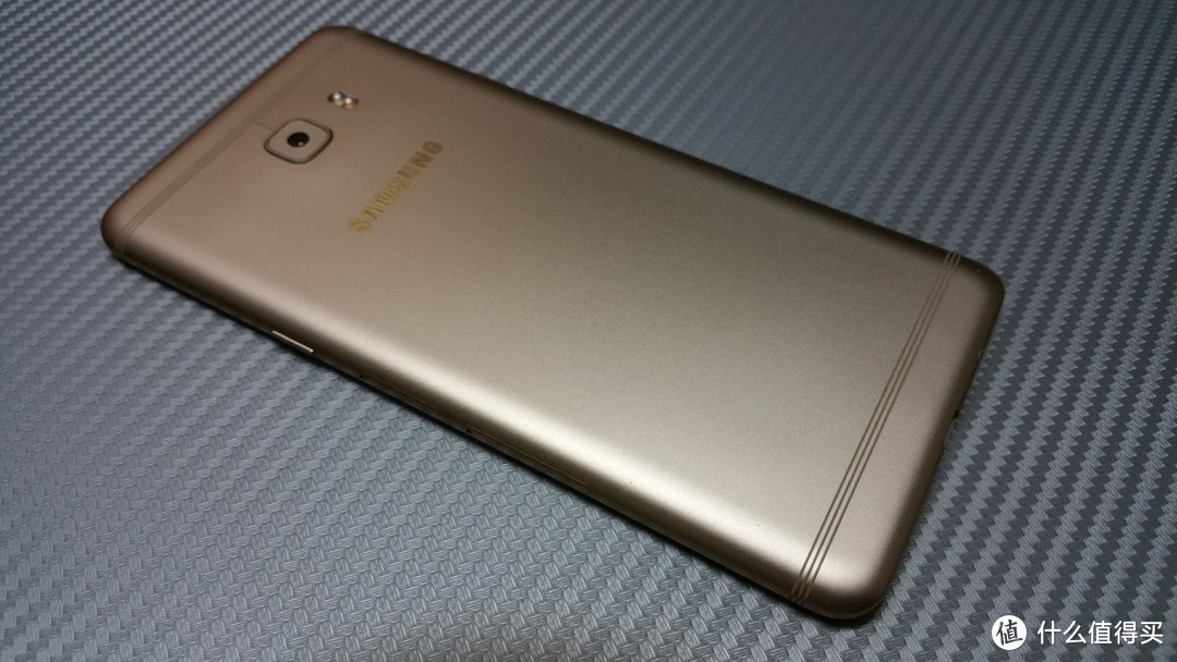 SAMSUNG 三星 Galaxy C9 Pro 中端旗舰！