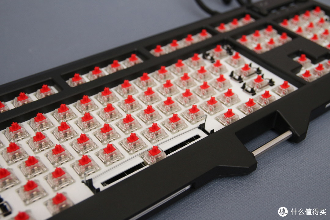 RGB大法好——MegaStone 谜石 樱桃红轴机械键盘使用小记