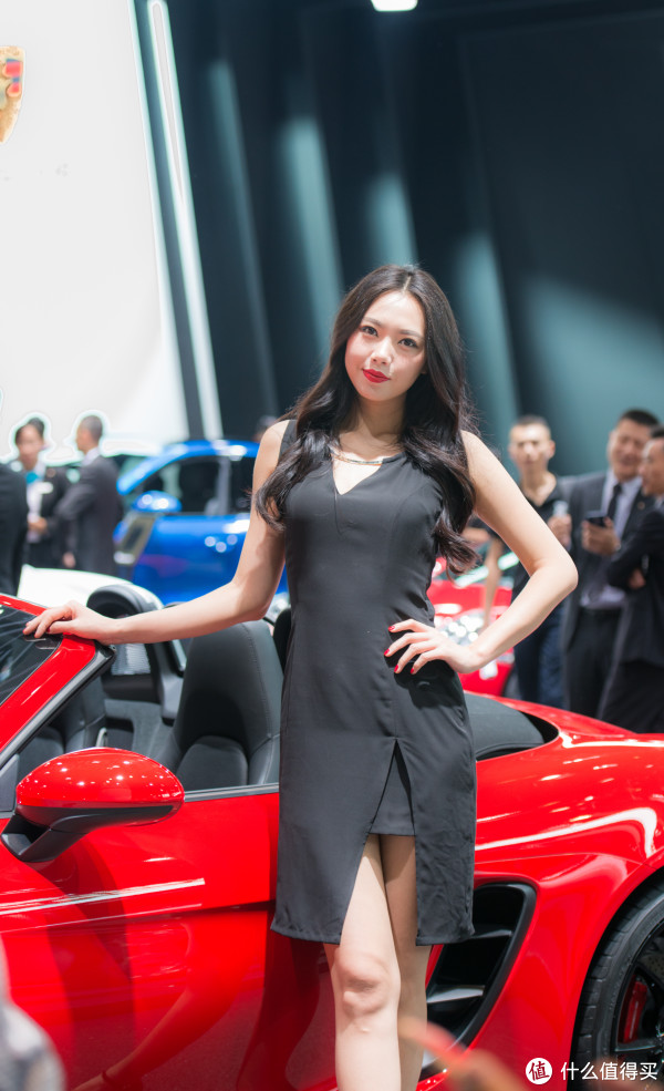 前几年的毛露露看的我脸红心跳的,最近两年都比较收敛了,直到她出现了