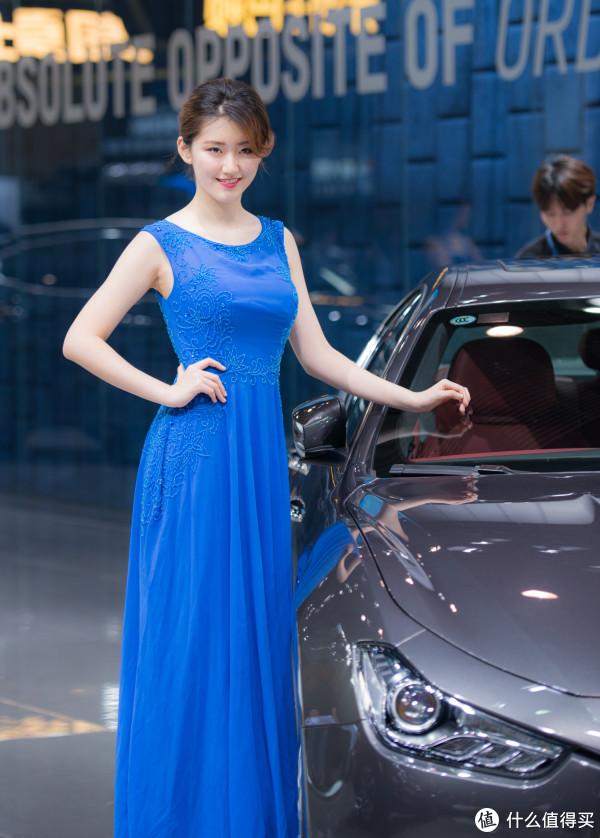 前几年的毛露露看的我脸红心跳的,最近两年都比较收敛了,直到她出现了