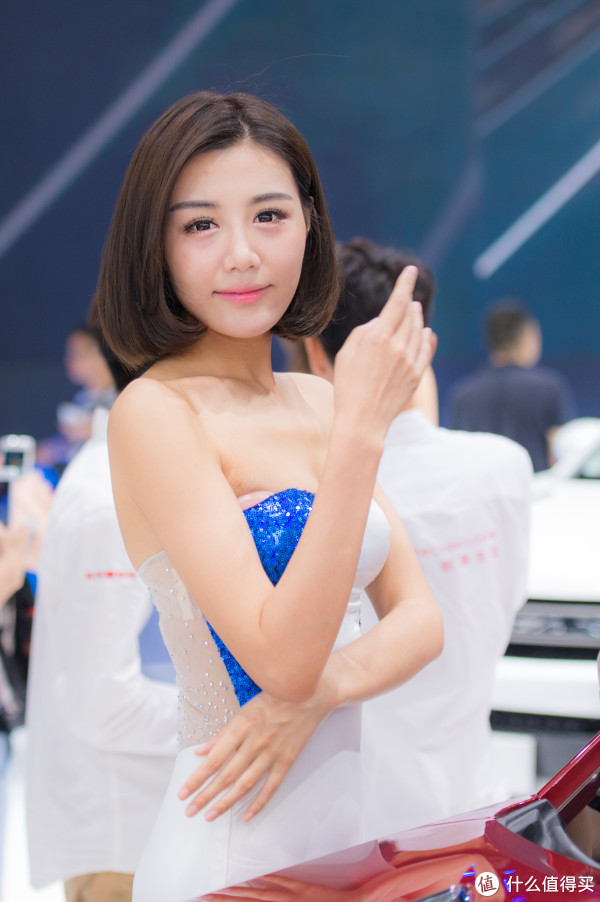 前几年的毛露露看的我脸红心跳的,最近两年都比较收敛了,直到她出现了