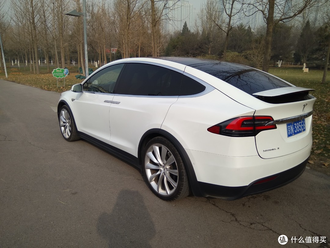 一流操控感+实用科技感——记一个汽车攻城狮的Tesla Model X 90D试驾体验