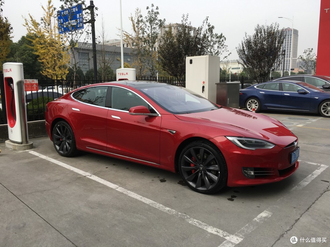 机车男与电动怪兽的偶遇 —— Tesla Model S/X 简评