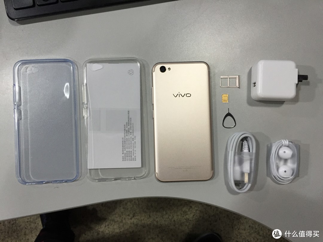 vivo x9 亮颜亮眼， 前置双摄柔光美颜加持的一款自拍利器