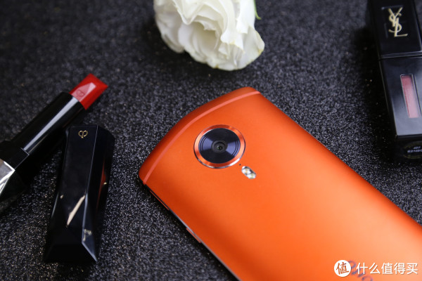 怎么装饰手机外观 58b40592e641d2595.jpg_e600.jpg