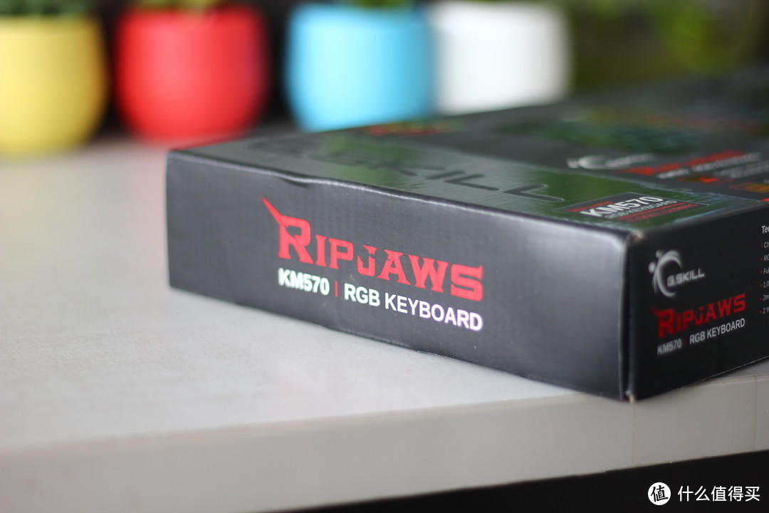 来自内存大厂的优秀外设产品——芝奇（G.SKILL）RIPJAWS KM570 RGB 幻彩背光机械式键