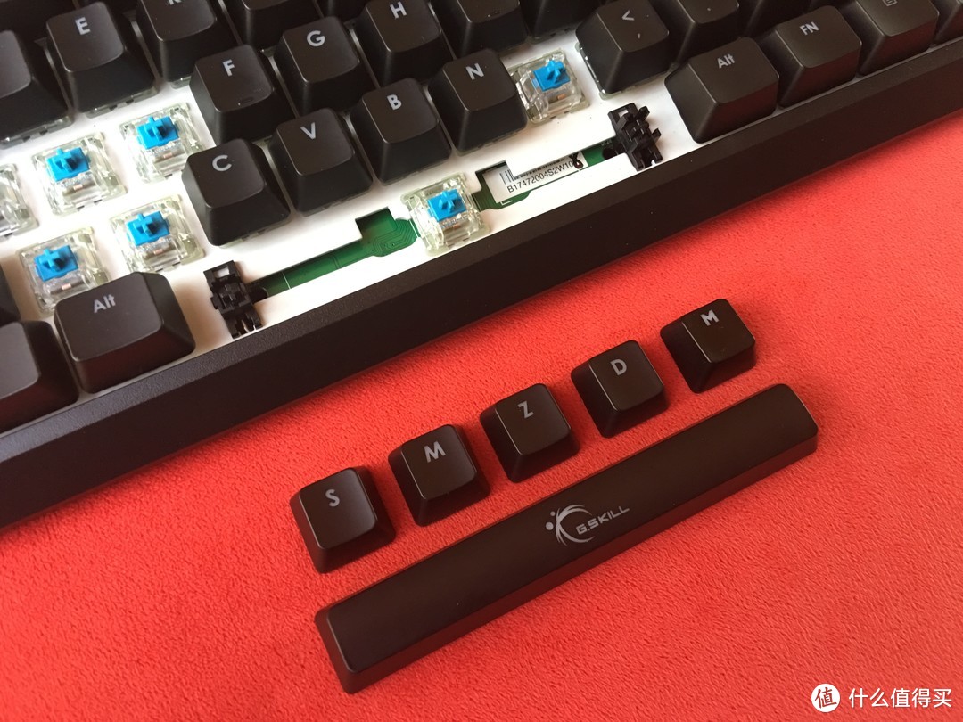 实用与内骚的结合体---芝奇 RIPJAWS KM570 RGB 幻彩背光机械式键盘