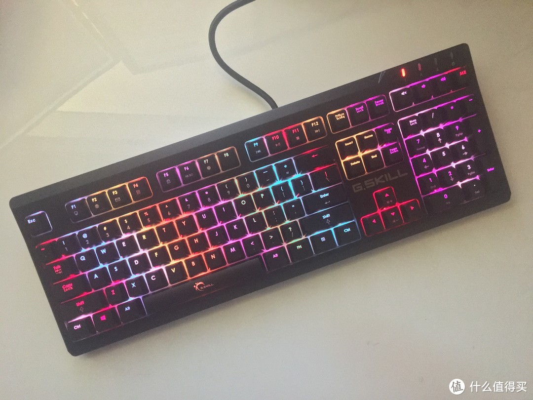 实用与内骚的结合体---芝奇 RIPJAWS KM570 RGB 幻彩背光机械式键盘