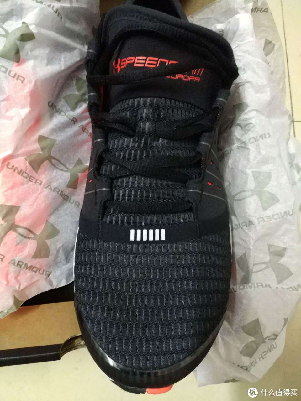 “黑”科技跑鞋也可以很漂亮——UA SpeedForm系列 跑鞋套装测评