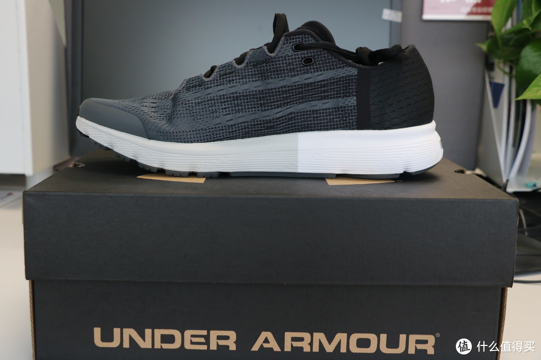 为跑步而生——UNDER ARMOUR 安德玛 SpeedForm系列跑鞋套装