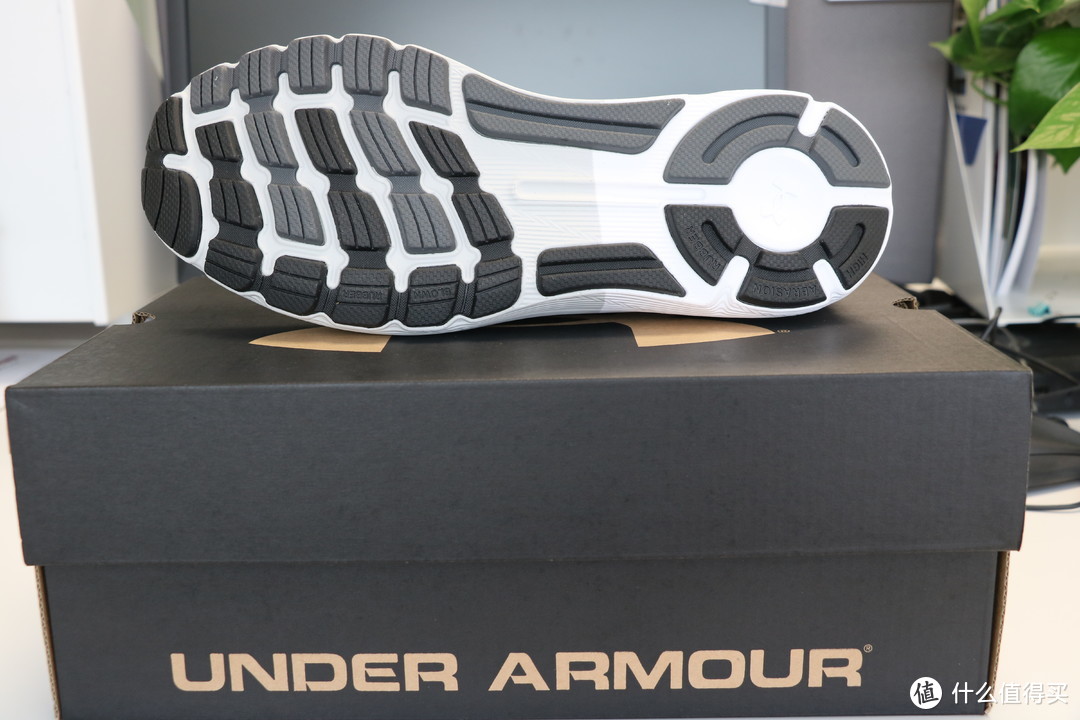 为跑步而生——UNDER ARMOUR 安德玛 SpeedForm系列跑鞋套装