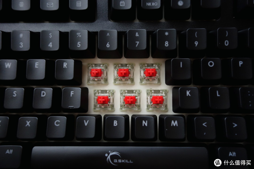 顺滑，舒适，硬又黑——芝奇KM570 RGB 机械键盘使用众测