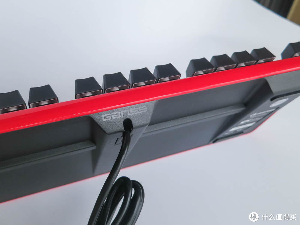 那一抹红的风骚，GANSS GK87 法拉利标准版 机械键盘（红轴）速评
