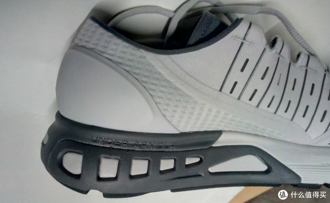 也许是最硬的众测报告：一个跑鞋极客的UA SpeedForm跑鞋套装功能评测