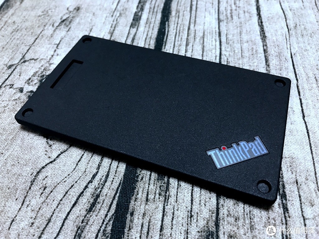 极致便携 模块化的魔力，测投影仪中的超极本--ThinkPad Stack 智能魔方投影仪