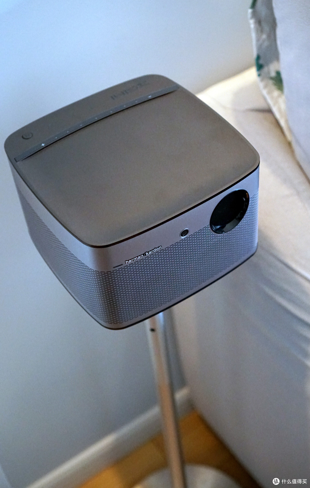 有几米白墙就有"极"米电视——极米h1s无屏电视测评