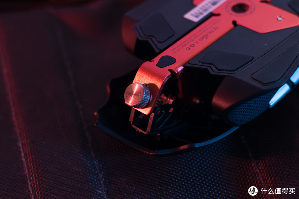 给爱折腾的你黑爵gtx游戏鼠标