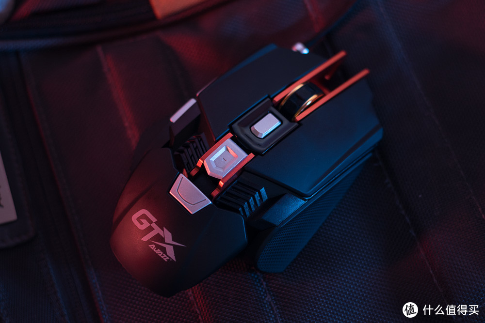 给爱折腾的你黑爵gtx游戏鼠标